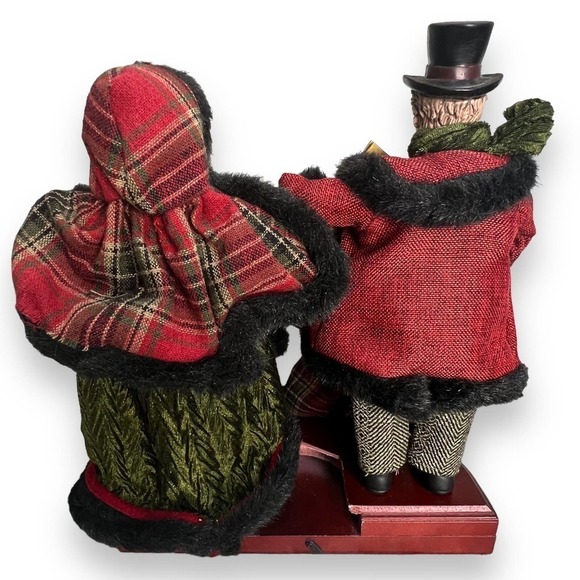 Dickens Christmas Carolers w/ Stand Valerie Parr Hill QVC 2013 Holiday Decor - Picture 5 of 15